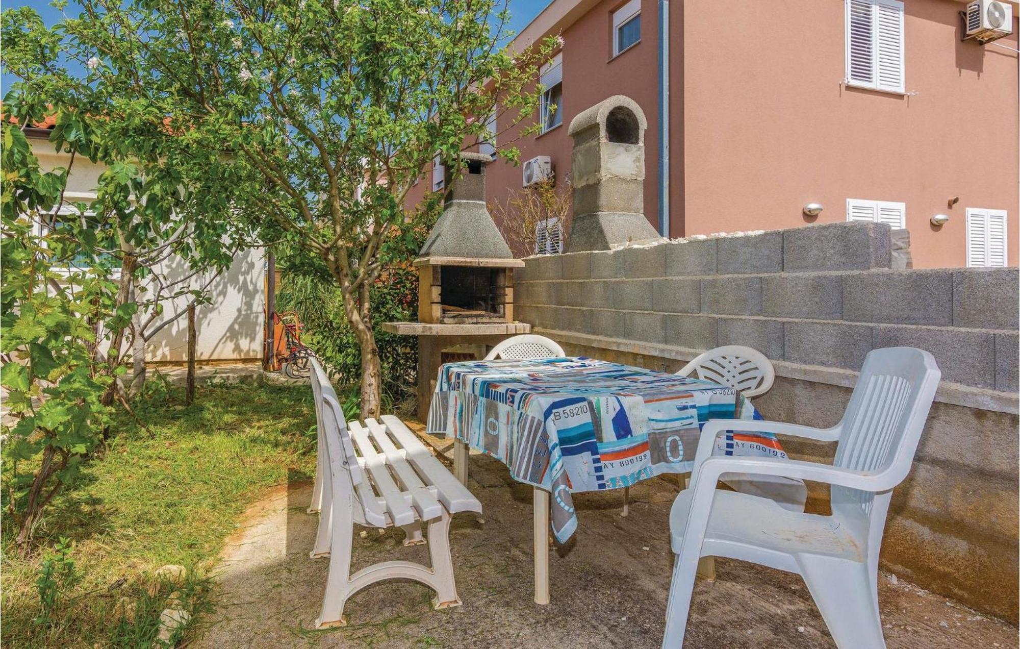 Lovely Apartment In Vir With Kitchen Zewnętrze zdjęcie